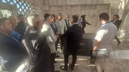 Türkiyə, Gürcüstan və İraqın azərbaycanlı din xadimləri Şuşada Vaqifin məqbərəsini ziyarət edib - YENİLƏNİB-5
