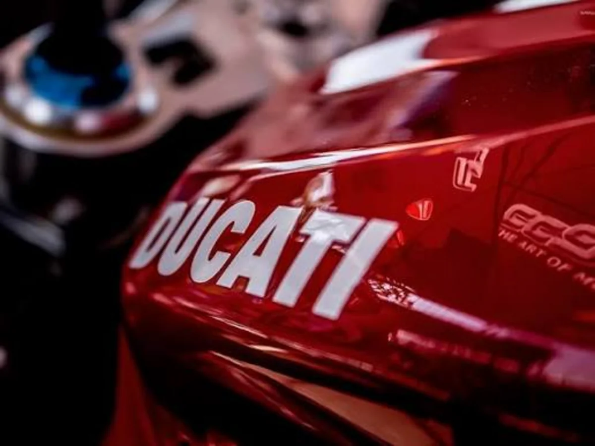 Volkswagen может продать производителя мотоциклов Ducati