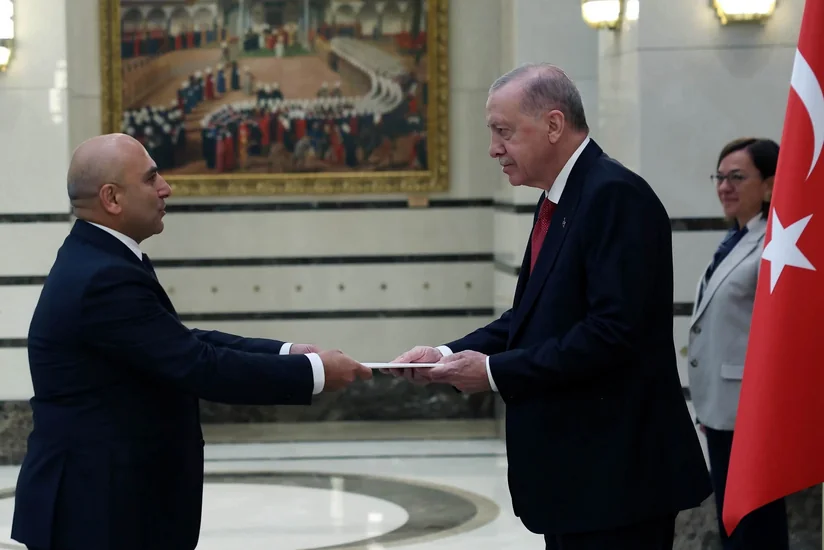 Rəşad Aslanov etimadnaməsini Ərdoğana təqdim edib