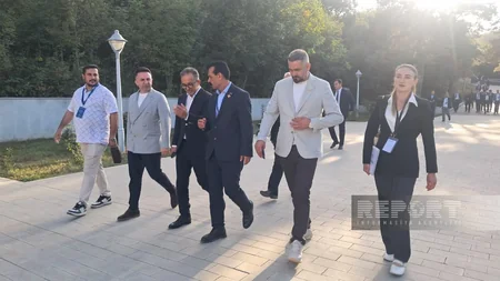 Türkiyə, Gürcüstan və İraqın azərbaycanlı din xadimləri Şuşada Vaqifin məqbərəsini ziyarət edib - YENİLƏNİB-5