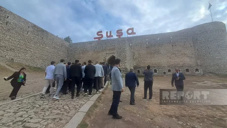Şuşaya gələn din xadimləri Yuxarı və Aşağı Gövhər ağa məscidlərini ziyarət ediblər - YENİLƏNİB-3