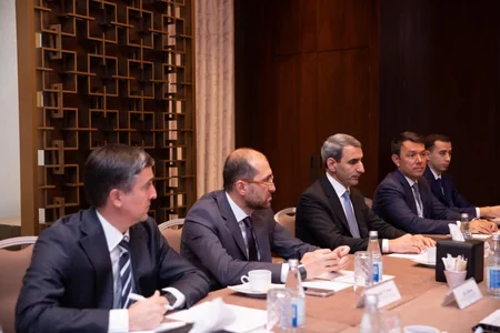 Azerbaijan Railways, Chinese partners discuss Middle Corridor