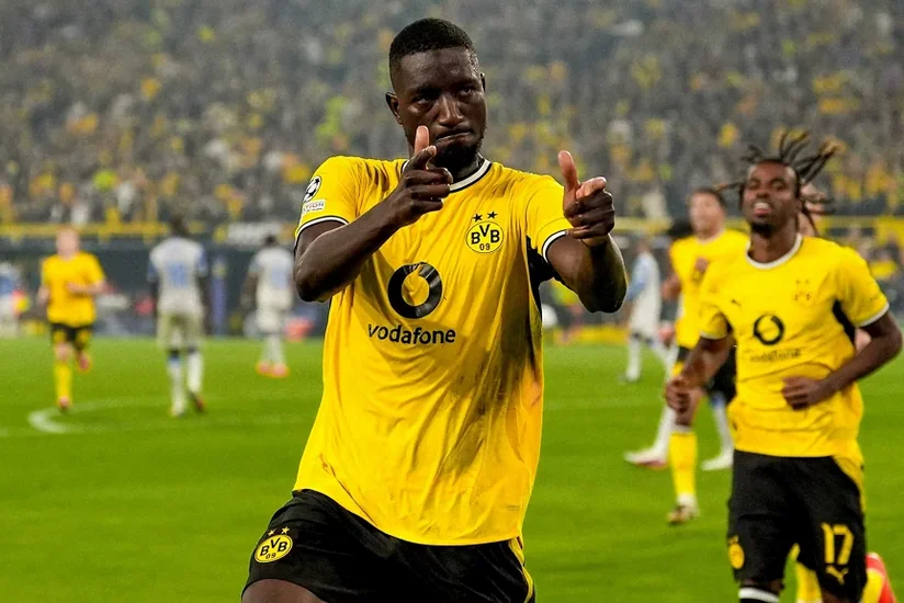 Borussiyanın futbolçusu Seru Qirassi Robert Levandovskini geridə qoyub