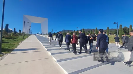 Din xadimləri Xankəndidə Zəfər parkı və Zəfər meydanını ziyarət ediblər - YENİLƏNİB