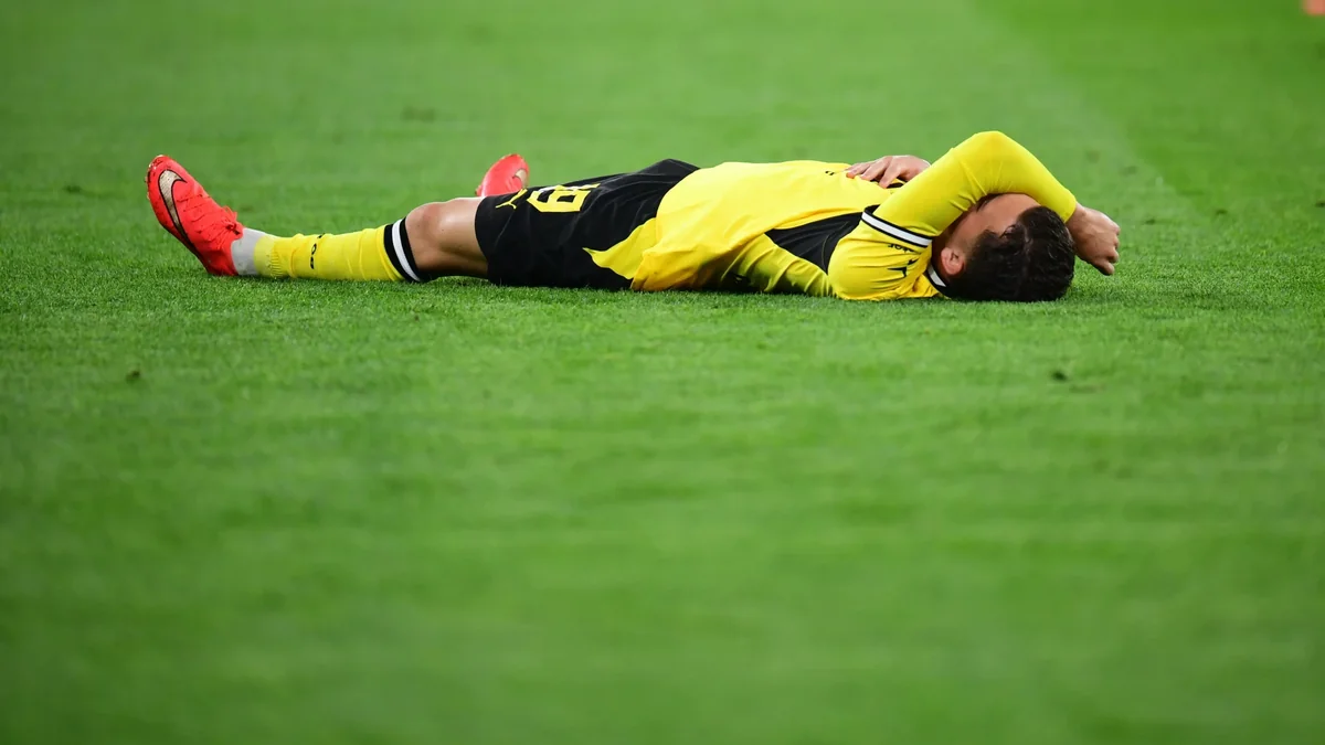 Borussiyanın futbolçusu Konstantinos Karetsas xəstəxanaya yerləşdirilib