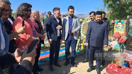 Türkiyə, Gürcüstan və İraqdan gələn din xadimləri Ağdam Cümə məscidini ziyarət ediblər - YENİLƏNİB
