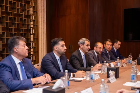 Azerbaijan Railways, Chinese partners discuss Middle Corridor