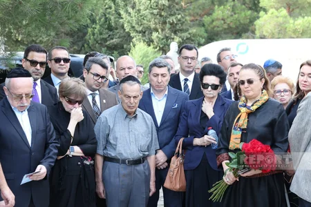 Xalq artisti Aleksandr Şarovski dəfn edilib - YENİLƏNİB-2