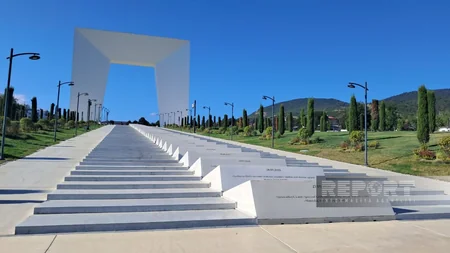 Din xadimləri Xankəndidə Zəfər parkı və Zəfər meydanını ziyarət ediblər - YENİLƏNİB