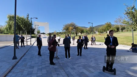 Din xadimləri Xankəndidə Zəfər parkı və Zəfər meydanını ziyarət ediblər - YENİLƏNİB