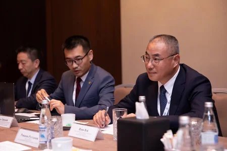 Azerbaijan Railways, Chinese partners discuss Middle Corridor