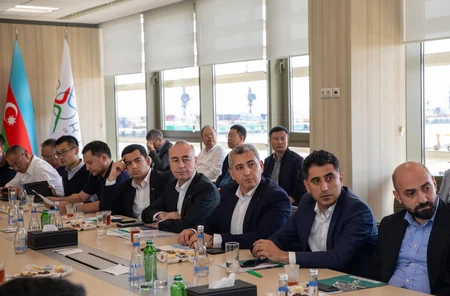 CICA konfransının iştirakçıları Bakı Limanının fəaliyyəti ilə tanış olublar