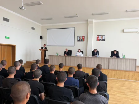 Yetkinlik yaşına çatmayanlar üçün penitensiar müəssisəyə başçəkmə olub