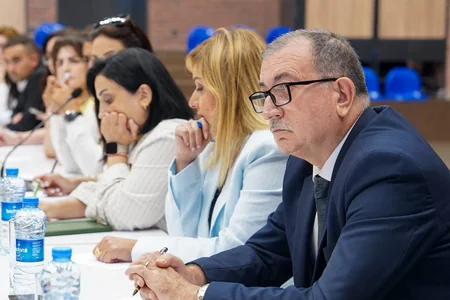 Azərbaycan İdman Akademiyasında ekspert Ceyms Bidlin rəhbərliyi ilə dəyirmi masa keçirilib