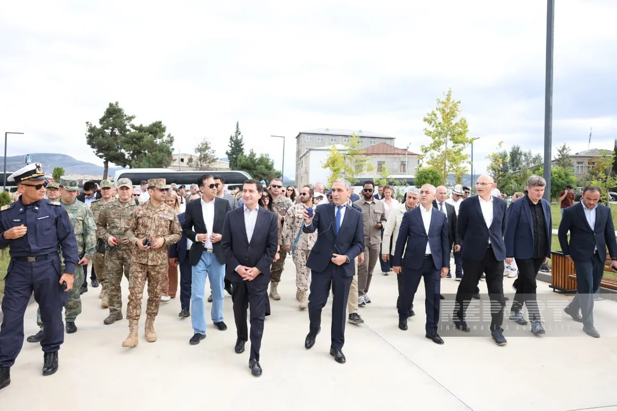 Foreign diplomats visit Karabakh University in Khankandi