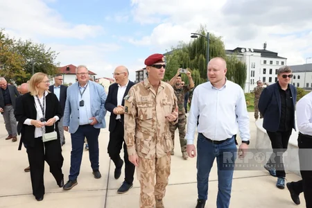 Иностранные дипломаты посетили Парк Победы в Ханкенди