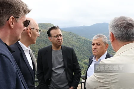 Xarici diplomatlar Cıdır düzündə olublar