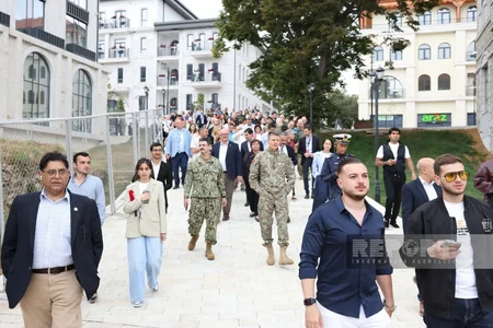Diplomatik korpusun nümayəndələri Qarabağ küçəsini və Sadıqcanın evini ziyarət ediblər
