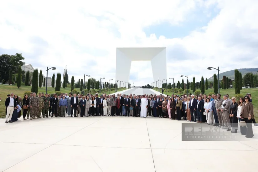 Diplomatic corps visits Victory Park in Khankandi