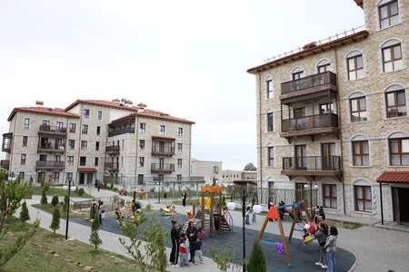 Şuşada diplomatların uşaqlarla səmimi görüşü: Bütün dünya sizi görməyə gəlib