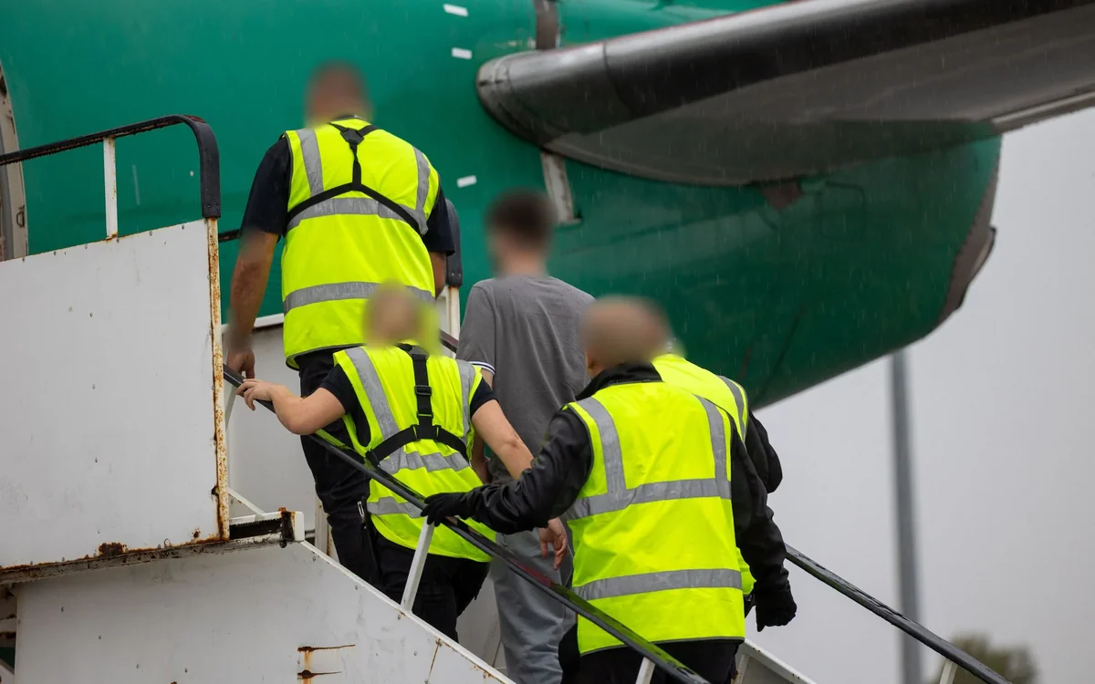 The Telegraph: Deporting one illegal migrant costs UK around £5,000