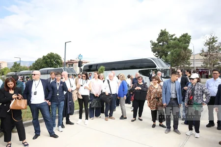 Foreign diplomats visit Karabakh University in Khankandi