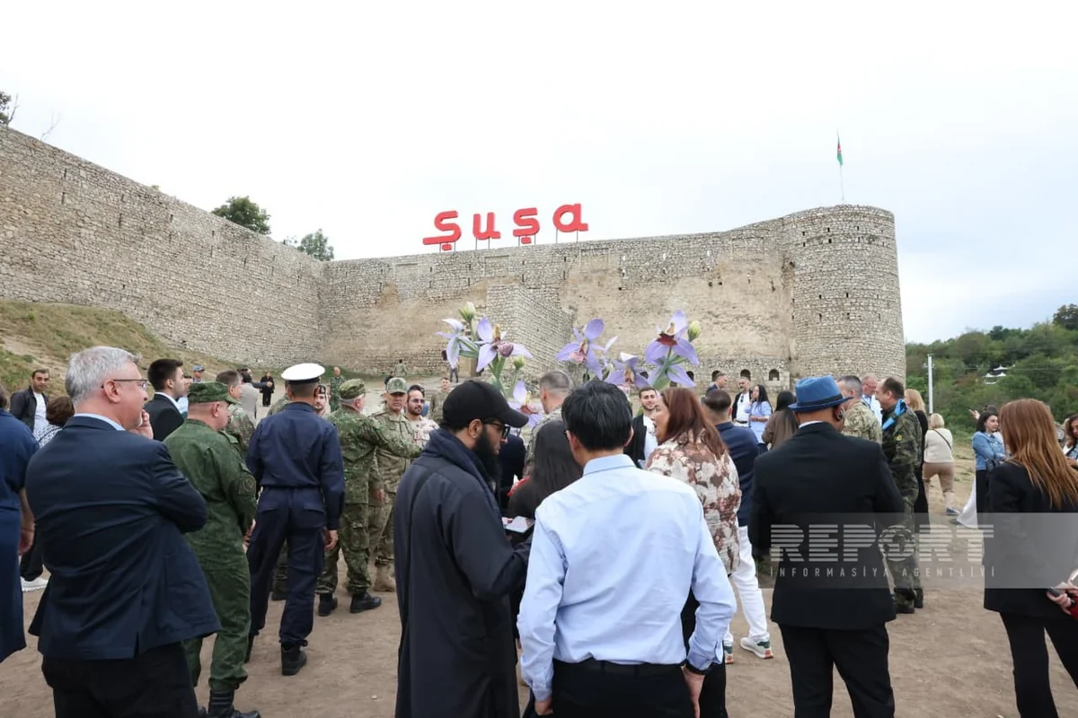 Diplomatic corps visits fortress walls in Shusha