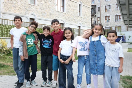 Şuşada diplomatların uşaqlarla səmimi görüşü: Bütün dünya sizi görməyə gəlib