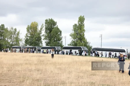 Xarici diplomatlar Cıdır düzündə olublar