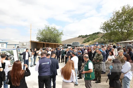 Diplomatlar Xankəndidə dəmir yolu və avtovağzal kompleksinin tikintisi ilə tanış olublar