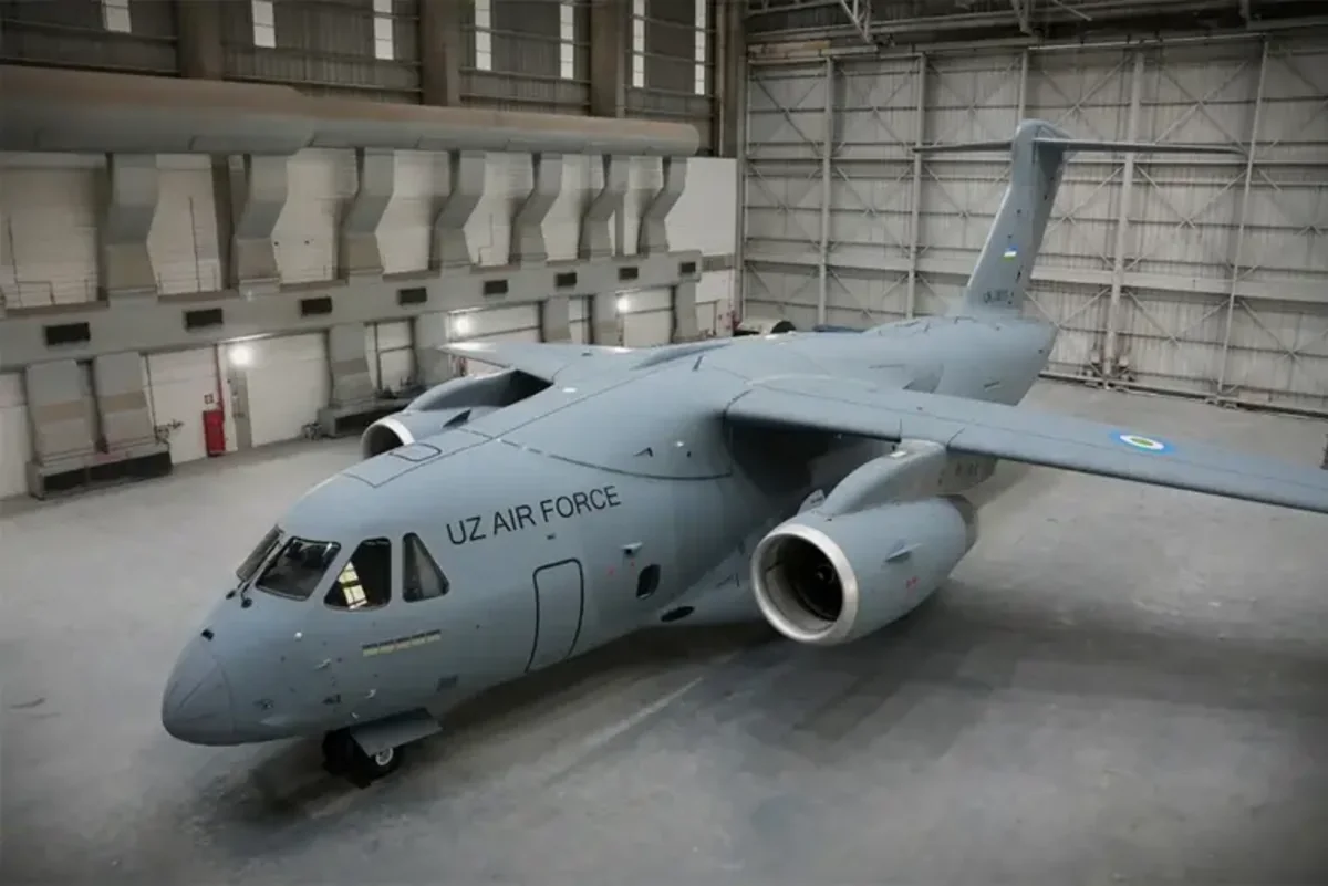 Embraer представила первый самолет C-390 Millennium для ВВС Узбекистана