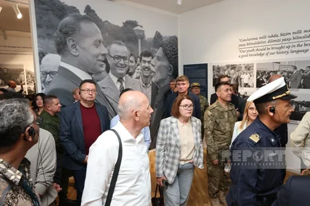 Diplomats visit 'Heydar Aliyev and Karabakh' exhibition as part of trip to Shusha