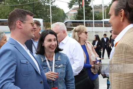 Diplomatlar Şuşada yeni məscidin tikintisi ilə tanış olublar