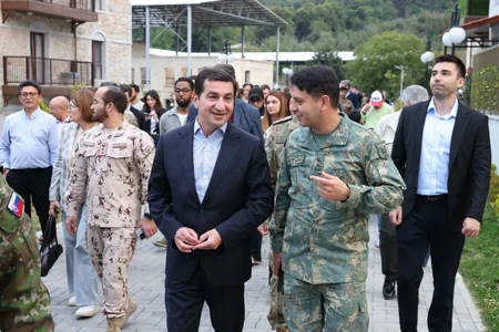 Xarici diplomatlar Şuşanın Birinci yaşayış məhəlləsini ziyarət ediblər