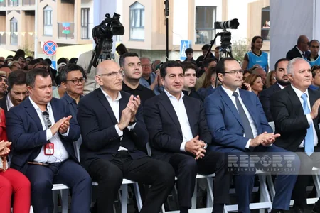 Xarici diplomatlar Kəlbəcərdə keçirilən Bal Festivalında iştirak ediblər