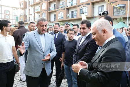 Xarici diplomatlar Kəlbəcərdə keçirilən Bal Festivalında iştirak ediblər
