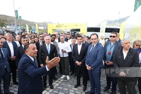 Xarici diplomatlar Kəlbəcərdə keçirilən Bal Festivalında iştirak ediblər