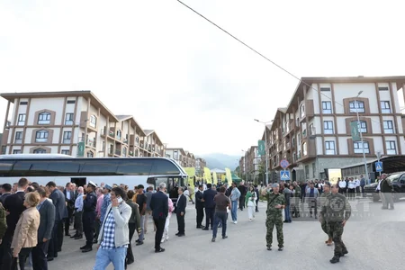 Xarici diplomatlar Kəlbəcərdə keçirilən Bal Festivalında iştirak ediblər