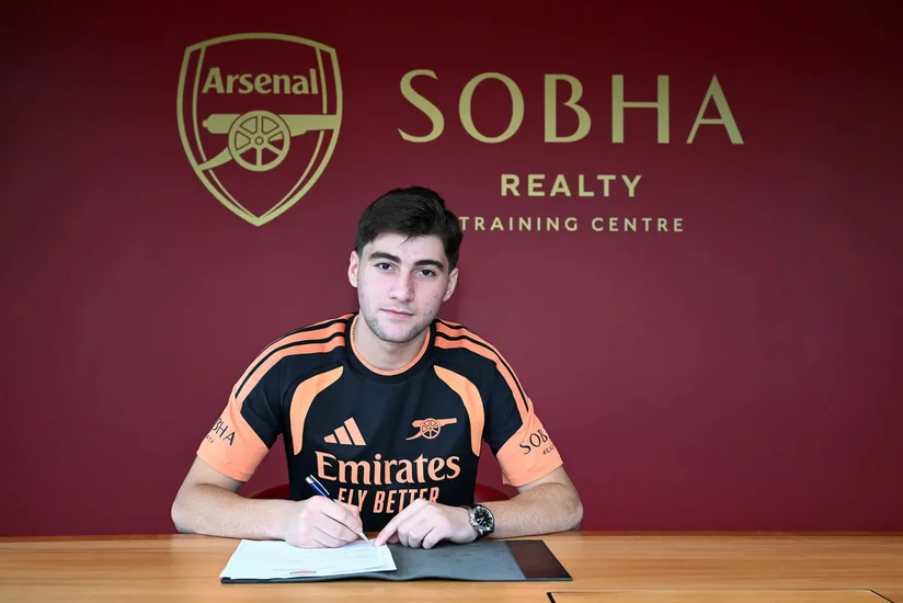 Arsenal 17 yaşlı gürcüstanlı futbolçu Andriya Bartişvili ilə müqavilə imzalayıb