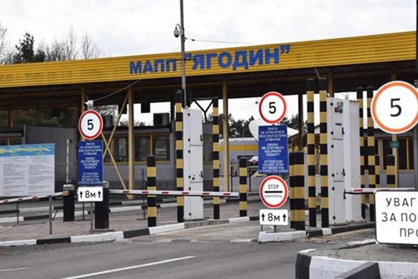 При атаке ВС РФ повреждена АЗС на границе Украины и Польши