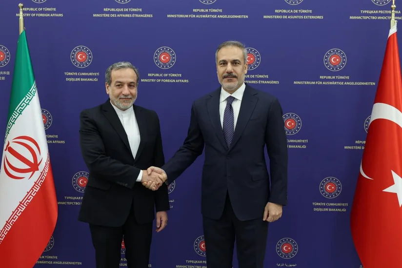Hakan Fidan Abbas Əraqçi ilə regional məsələləri müzakirə edib