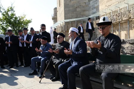 Participants of 7th OTS religious leaders meeting visit Icherisheher