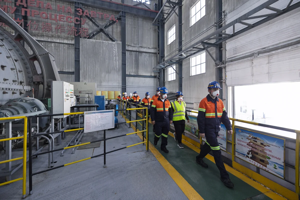 Azerbaijani delegation visits Altynken gold mine and gold refinery in Kyrgyzstan