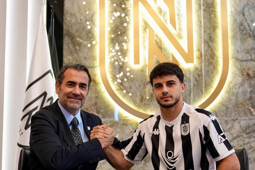 Neftçi futbolçusu Emil Səfərovla müqavilənin müddətini uzadıb