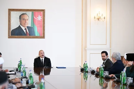 İlham Əliyev Bakıda keçirilən beynəlxalq konfransların iştirakçılarını qəbul edib