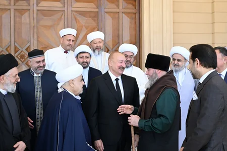 İlham Əliyev Bakıda keçirilən beynəlxalq konfransların iştirakçılarını qəbul edib