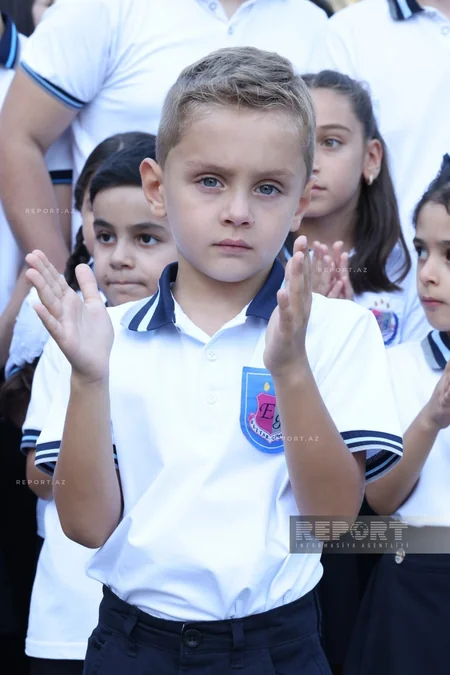 Məktəblərdə ilk dərs günü həyəcanı - FOTOREPORTAJ