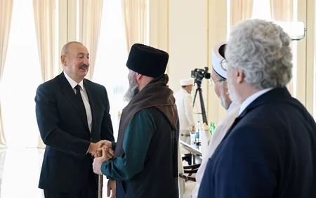 İlham Əliyev Bakıda keçirilən beynəlxalq konfransların iştirakçılarını qəbul edib