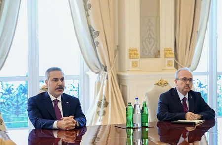 İlham Əliyev Türkiyənin xarici işlər nazirini qəbul edib