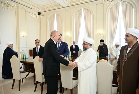 İlham Əliyev Bakıda keçirilən beynəlxalq konfransların iştirakçılarını qəbul edib